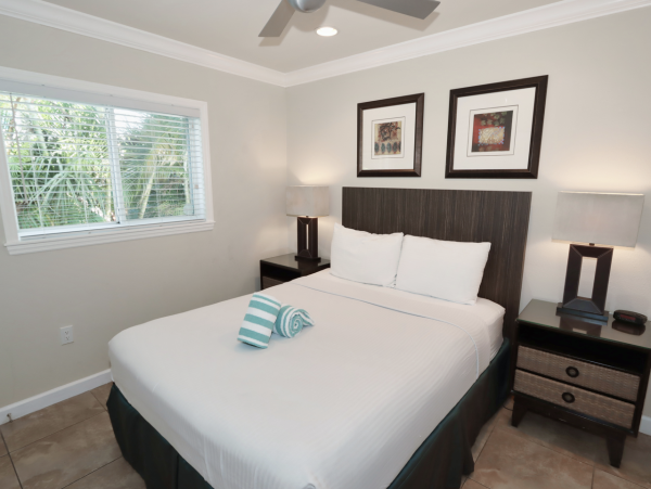 One Bedroom Vacation Rental  Beach Access Across Street!